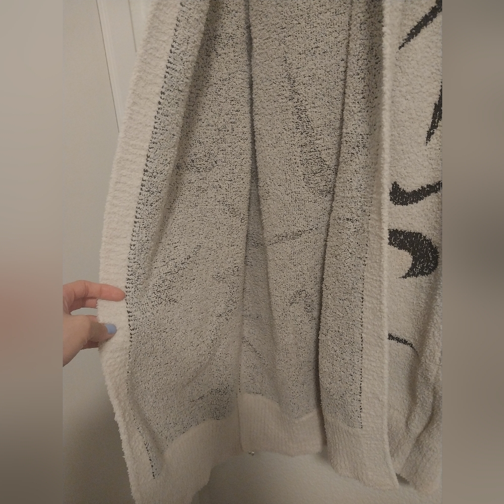 Nike Phoenix Cream and Charcoal Gray Boucle Long Cardigan Size Small - Picture 3 of 9